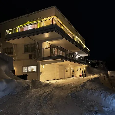 Sentrumsnaer Med Fantastisk Utsikt Tromsø