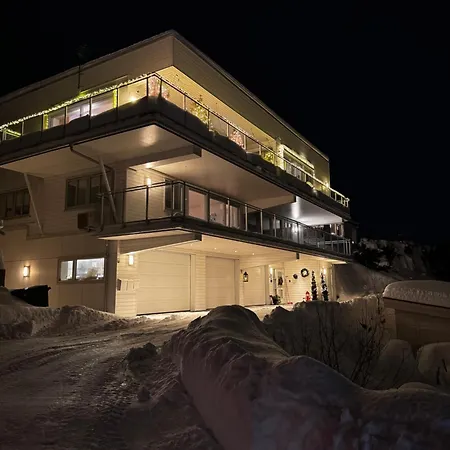 Apartment Sentrumsnaer Med Fantastisk Utsikt Tromso