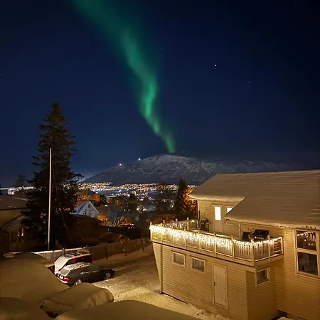 Sentrumsnaer Med Fantastisk Utsikt Tromso