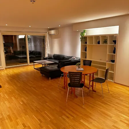 Sentrumsnaer Med Fantastisk Utsikt